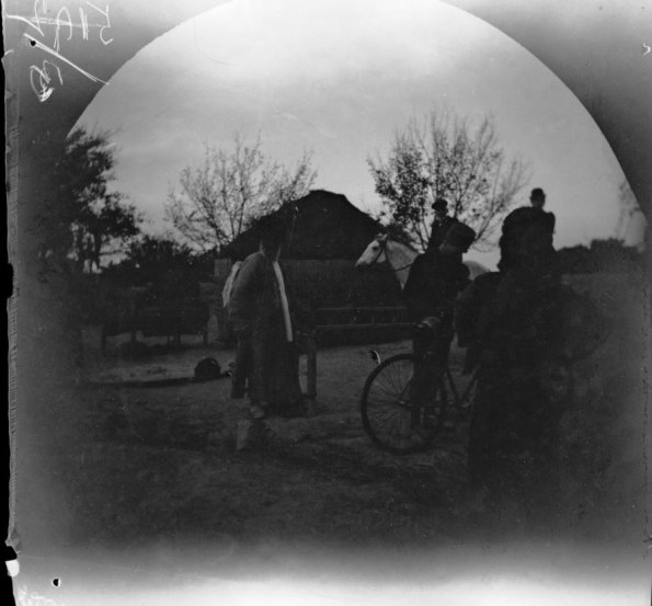 1891 Ашхабад Генерал фон Шульц с дочерью и Томас Аллен с велосипедом