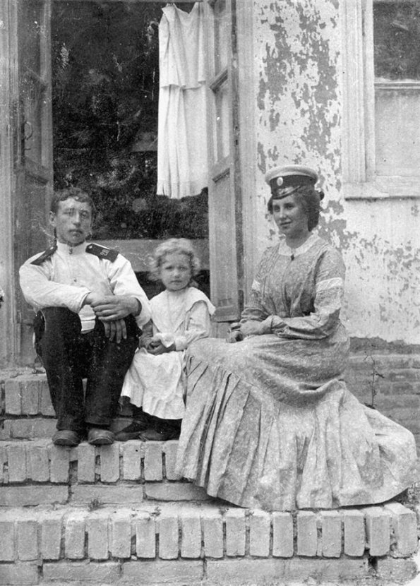1906 Ташкент на Ступенях Дома Фото из Архива В А Карлова