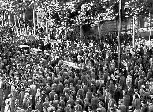 1907 Tashkent Похороны убитых рабочих во время Революции 1905-1907. Ташкент. Октябрь 1905.