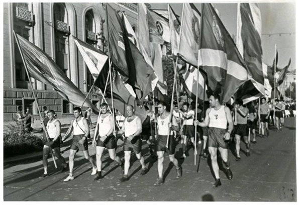 1958 Ташкент Ул Навои Парад Спортцменов на Открытии Х Спартакиады Узбекистана