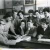 1963 Ташкент Декан ТГУ А Хамраев со Студентами