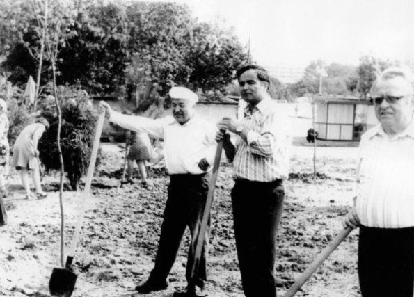 1975 Ташкент Ислам Каримов на Субботнике