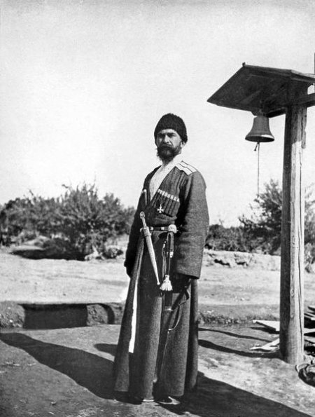 16. Окрестности Асхабада. Лагерь туркменской милиции. Командир