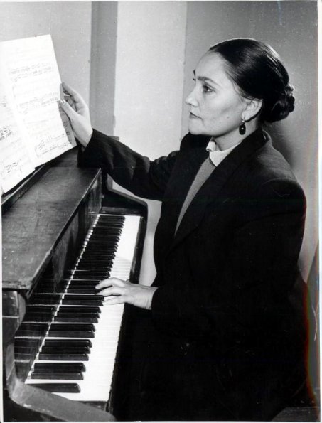 Аннакулиева Аннагуль - народная артистка Туркменской ССР. 1950-e