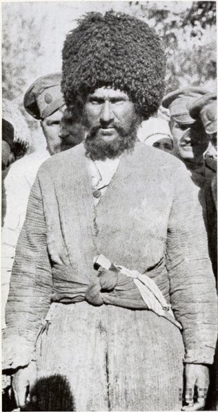 Геок-Тепе, туркмен и русские солдаты. 1917