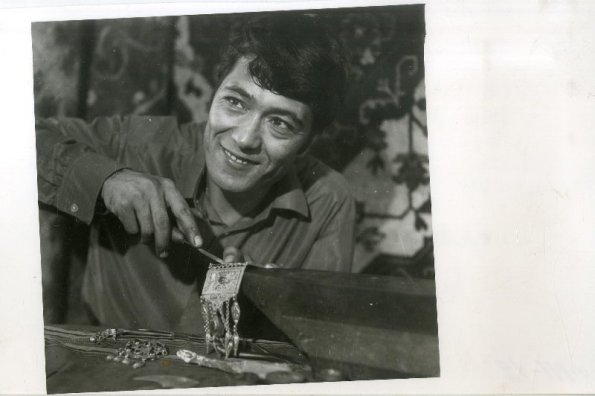 Народный мастер-ювелир Туркменской ССР К. Атаев.  1973 г.