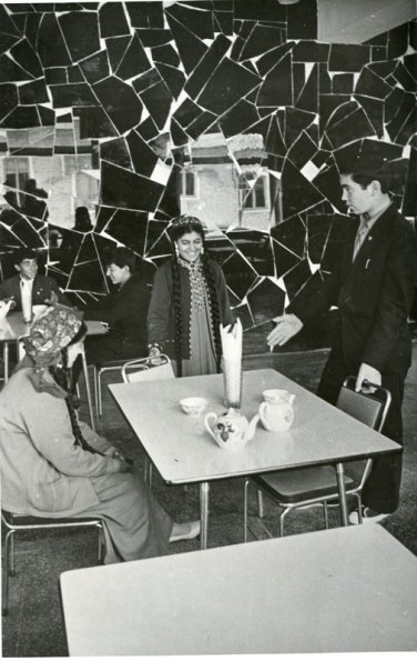 Новое кафе Чемен в колхозе Совет Түркменистаны, около 1970-го года.