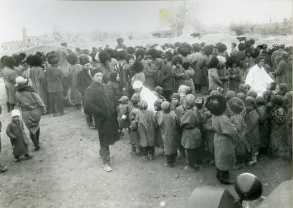Французская делегация в селении Көши.  1927 г.
