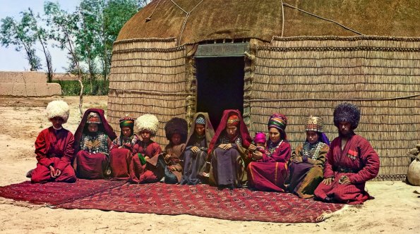 1911 Близ Байрам-Али - Текинец с семьей (С. Прокудин-Горский, 1911-й год)