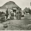 Köşi obasy. Garaöýüniň golaýyndaky maşgala. Panow Iwan Nikolaýewiçiň suraty, 1928