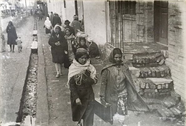 1933 Самарканд Прохожие на Старой Улице