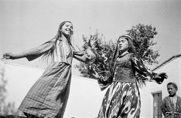 1935 Узбекистан Девушки в Танце