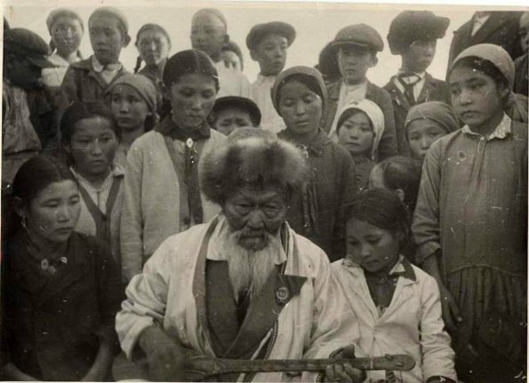1939 Казахстан Народный Певец Джамбул с Детьми