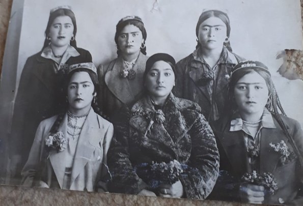 1940 Мама Тети и Оя Нодиры Фазиловой в Ташкенте