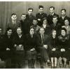 1949 Ташкент Сотдрудники Радиокомитета Узбекистана В первом ряду в центре поэтесса Зульфия и Эммануил Тобиаш