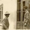 1955 Бухара У Входа в Здание Бухаранефтегазразведки