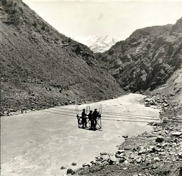 1960 Pereprava na Trosah cherez  Brook