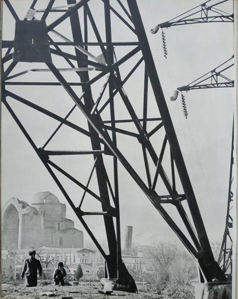 1967 Самарканд Биби-Ханым на Заднем Плане за Опорой ВВН