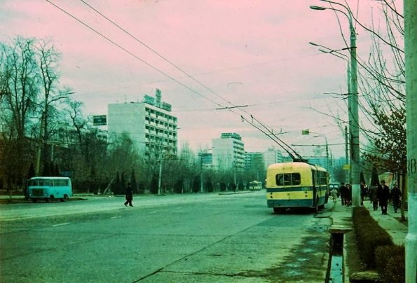 1968 Улица Навои Дорога ведущая к детскому миру.
