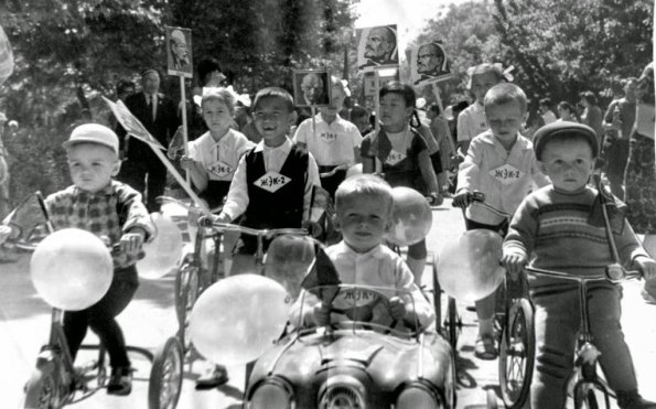 1968 Участники соревнования в Чиланзарском районе.1968г. Ул.Гагарина.