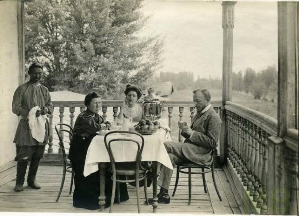 1986 Kamenskaya in Kaplanbek near Tashkent